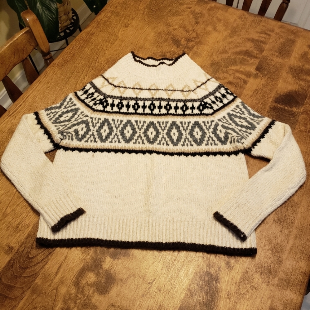 American Eagle mock cowl neck sweater. Size S